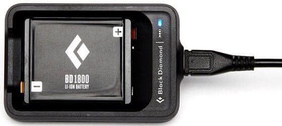 Black Diamond BD 1800 ladattava akku + USB-laturi