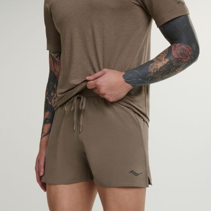 Saucony Outpace 3 Inch Shorts K. XL Ruskea Miehet