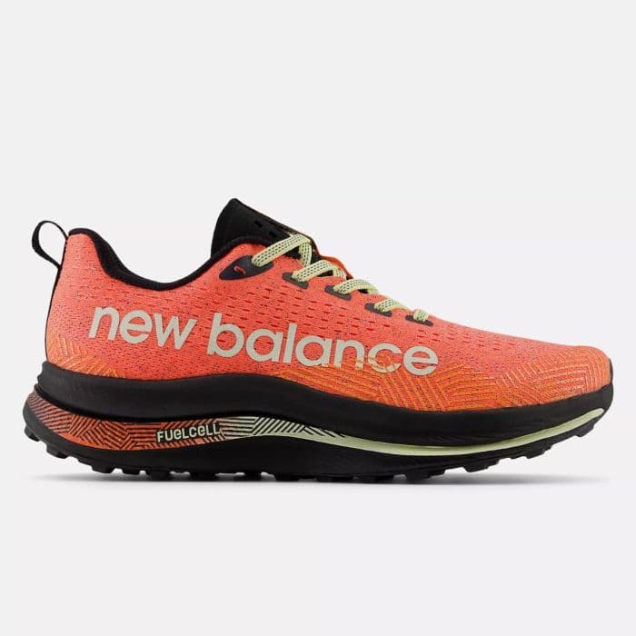 New Balance FuelCell SuperComp Trail K. 37½ - Punaiset Maastokengät Erinomaisella Pidolla ja Pehmeydellä