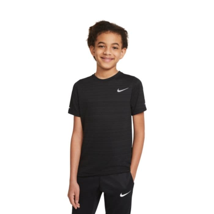 Nike Dri-Fit Miler K. M (137-146) - Kevyt ja hengittävä t-paita juoksuun, täydellinen mukavuus ja suorituskyky!
