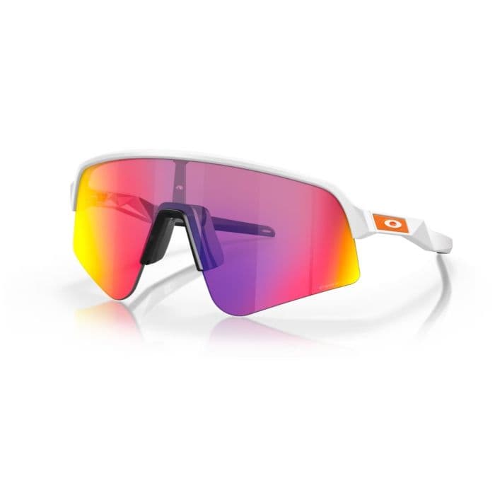Oakley Sutro Lite Sweep (Prizm Road) K. Yksi koko, Valkoiset Aurinkolasit Juoksuun ja Ulkoiluun - Suojaa silmiäsi tyylillä!