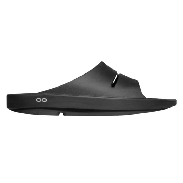 Oofos Ooahh Slide Sandal K. 37 Musta - Mukavat palautumiskengät juoksijoille, erinomainen tuki ja keveys.